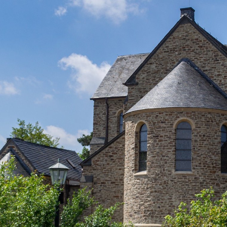 Pfarrkirche St. Thomas Wandern Wääsch Eifelschleife 